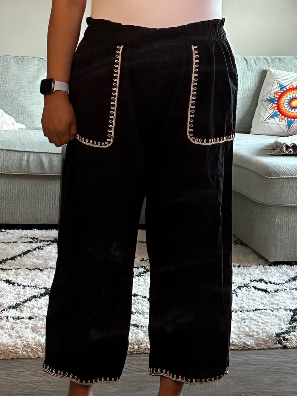 Black Cotton Wide-Leg Pants with Contrast Stitching - Picture 2 of 3